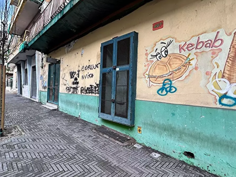 negozio in vendita a Napoli in zona Miano