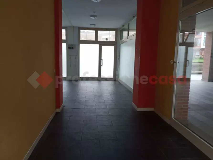 Immagine 9 di Negozio in affitto  in Via GABRIELE D'ANNUNZIO a Firenze