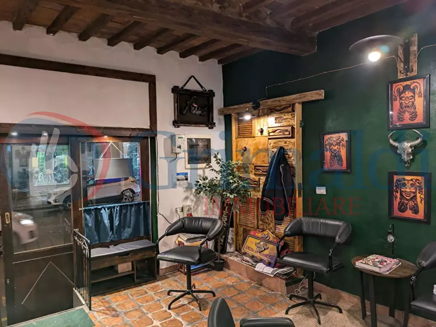 Immagine 6 di Negozio in vendita  in Via De Larderel a Livorno