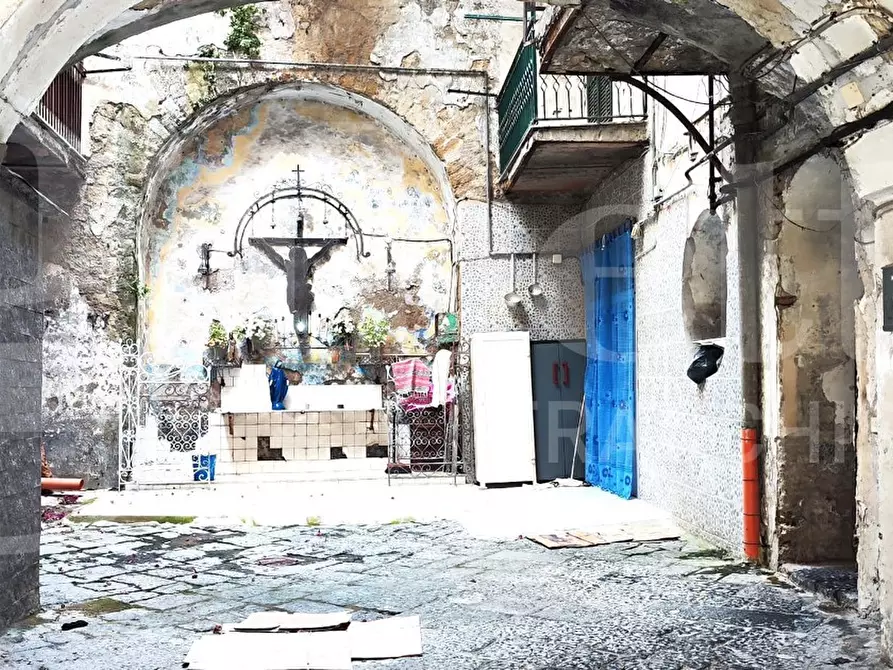 Immagine 12 di Appartamento in vendita  in Via Cavone San Gennaro Dei Poveri a Napoli