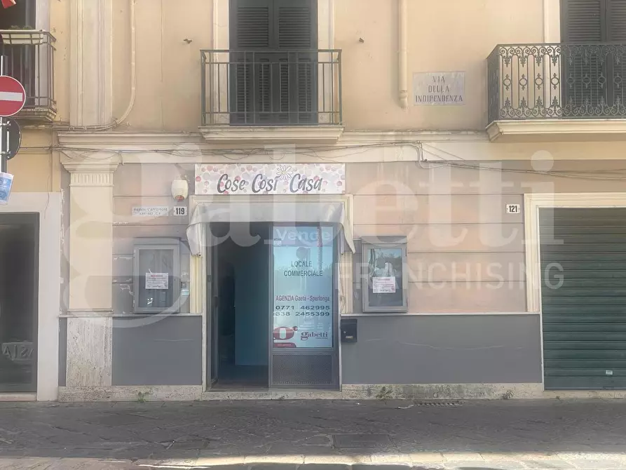 Immagine 11 di Negozio in vendita  in Via Indipendenza, 119 a Gaeta
