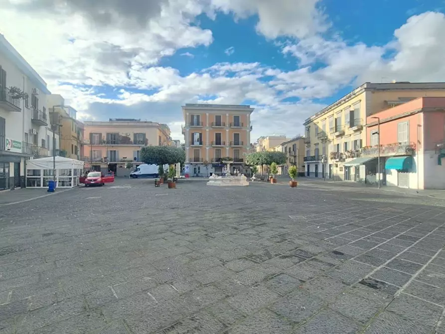 Immagine 3 di Negozio in affitto  in Via Cesare Augusto a Pozzuoli