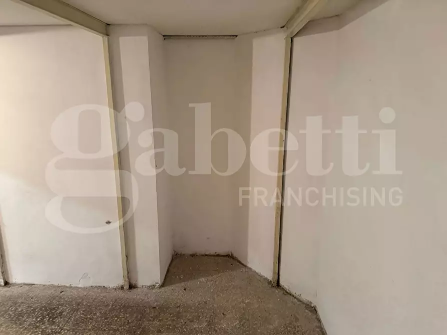 Immagine 2 di Box auto in vendita  in Via di Conca DâOro, 376 a Roma