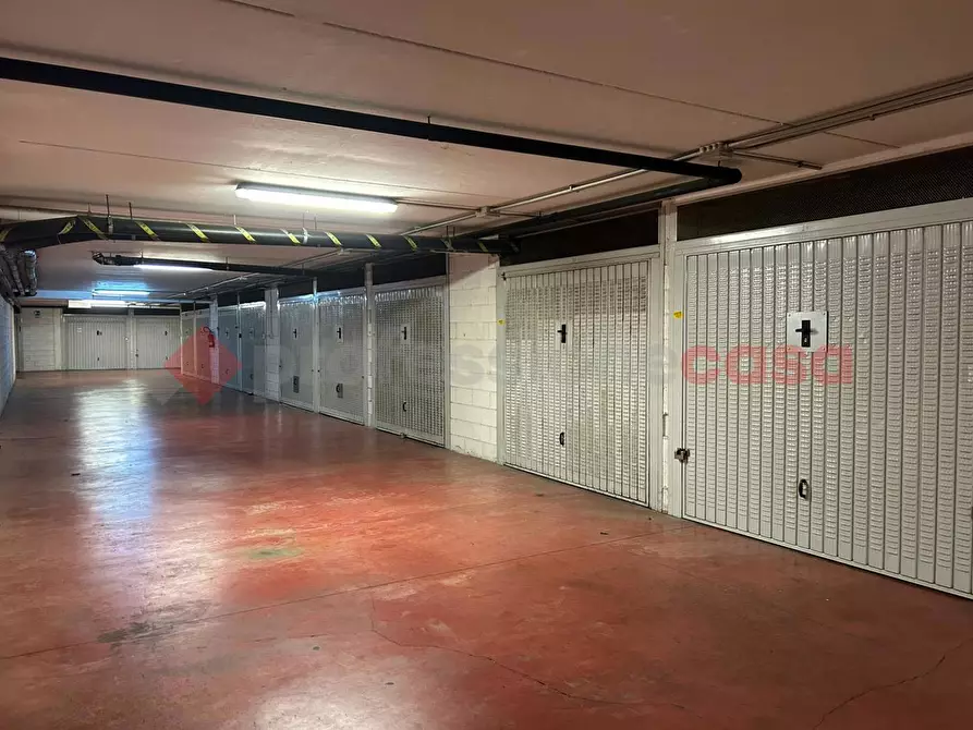 Immagine 4 di Box auto in vendita  in Via Luigi Gastinelli a Roma