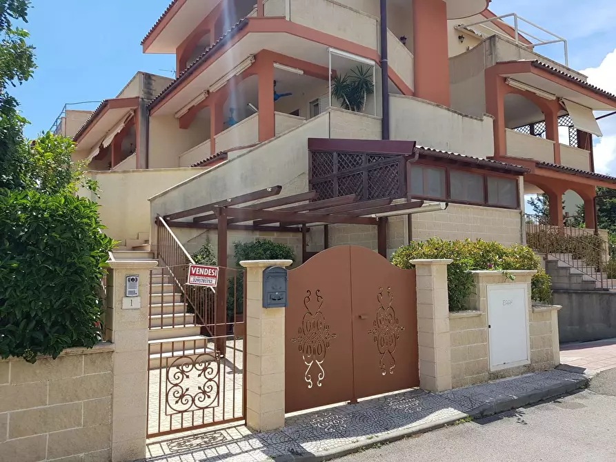 Immagine 1 di Villa in vendita  in Via Rimini, nc a Ginosa