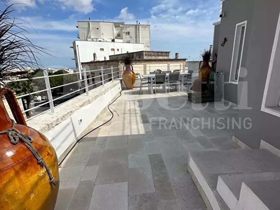 Immagine 41 di Casa indipendente in vendita  in Via Prof. Pietro Pignatelli, 9 a Ostuni