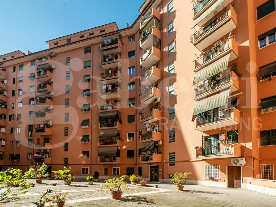 Immagine 4 di Appartamento in vendita  in Via Giovanni Pittaluga, 28 a Roma