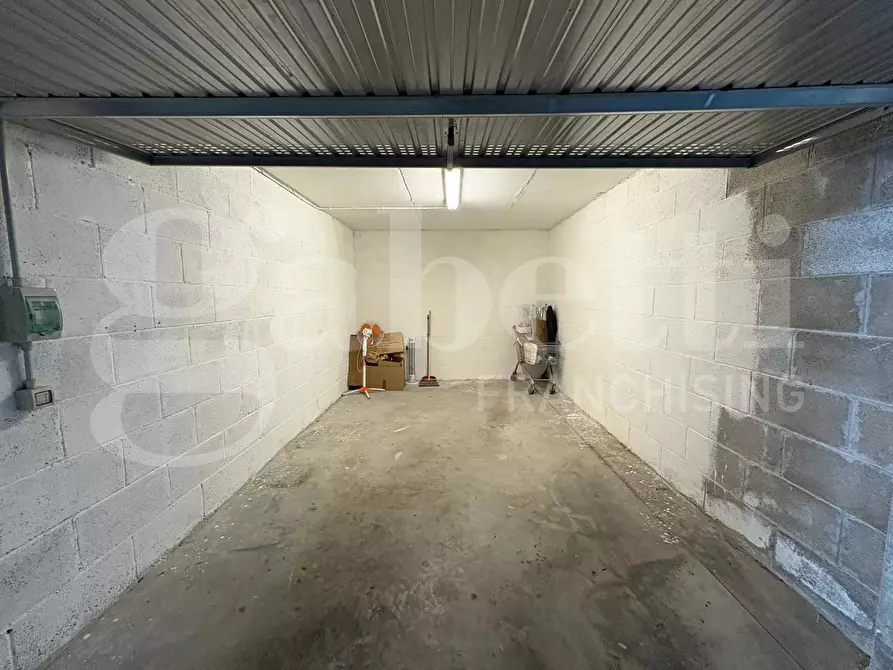 Immagine 13 di Box auto in vendita  in Via di bravetta a Roma