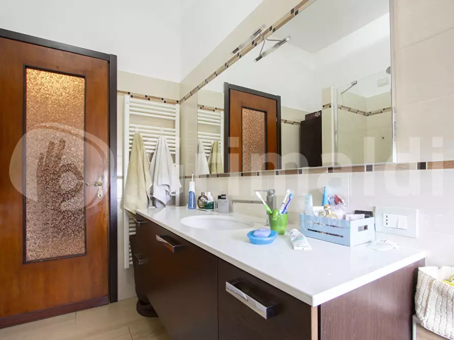 Immagine 38 di Albergo/B&B/Residence in vendita  in Via Besozzo, 12 a Mercallo