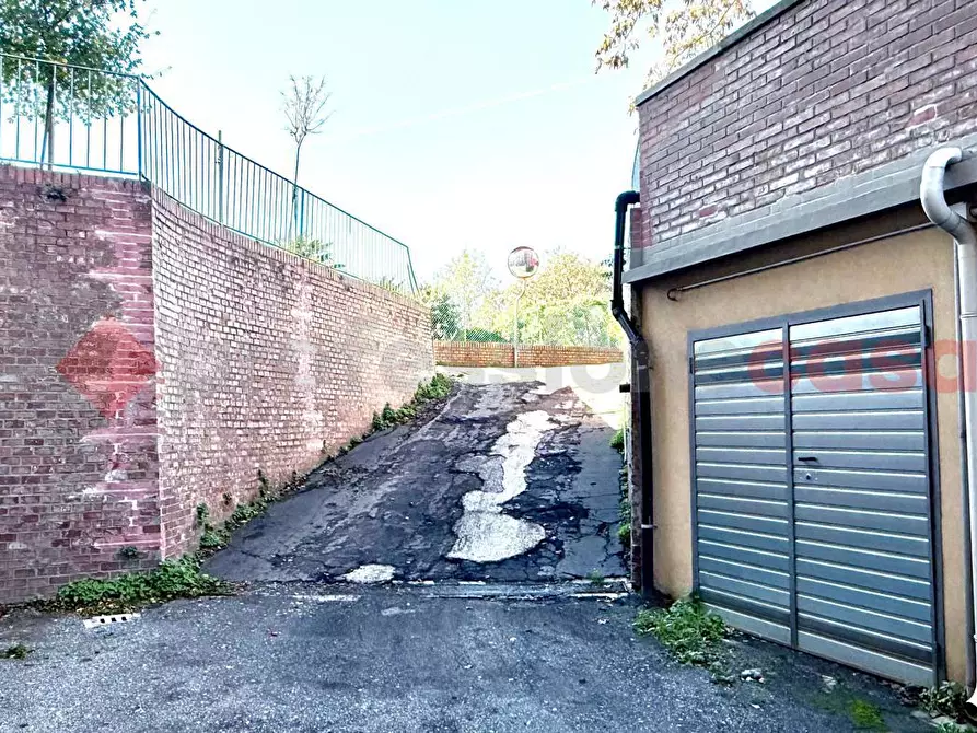 Immagine 1 di Magazzino in vendita  in Via Enrico Mattei, 22 a Bologna