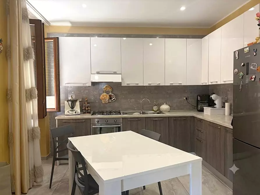 Immagine 5 di Appartamento in vendita  in Via GIUSEPPE VERDI a San Severo