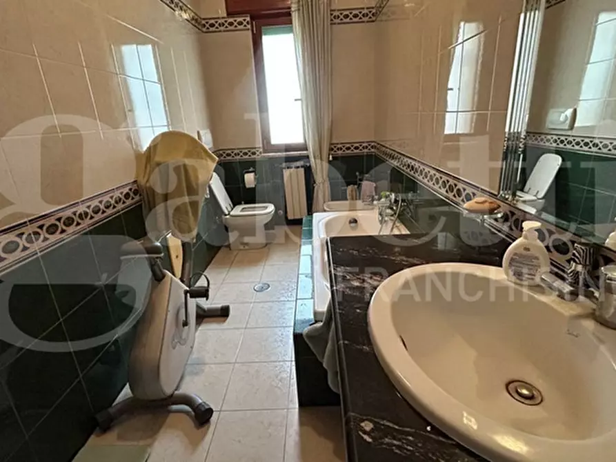Immagine 14 di Appartamento in vendita  in Via Michele Guadagno a Napoli