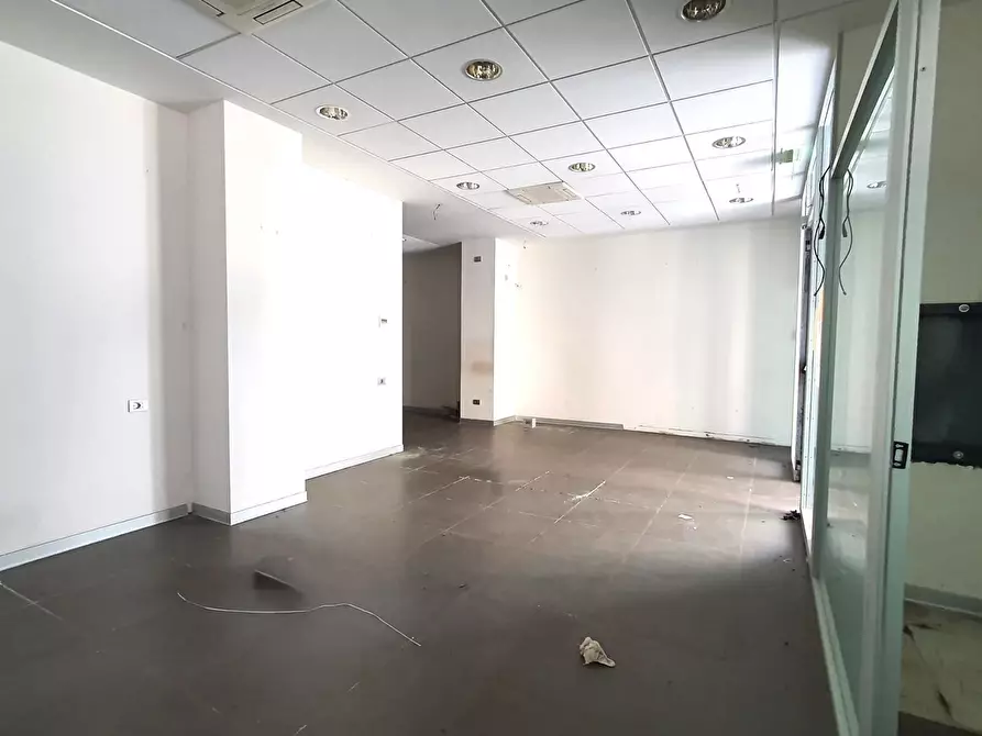 Immagine 2 di Negozio in vendita  in Via Roma, 164 a Campobello Di Mazara