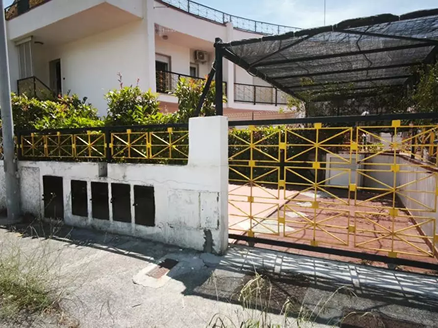 Immagine 3 di Appartamento in vendita  in Via Fratelli Bandiera, 10 a Tortora