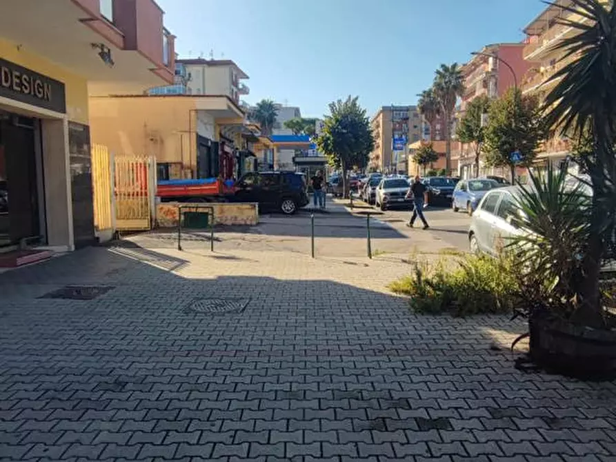 Immagine 1 di Magazzino in vendita  in Via Bartololongo, 333 a Napoli