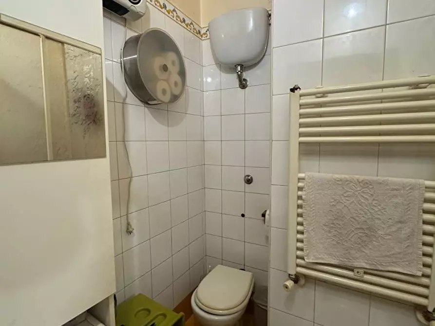 Immagine 34 di Appartamento in vendita  in Via Cupa San Pietro, 11 a Torre Del Greco
