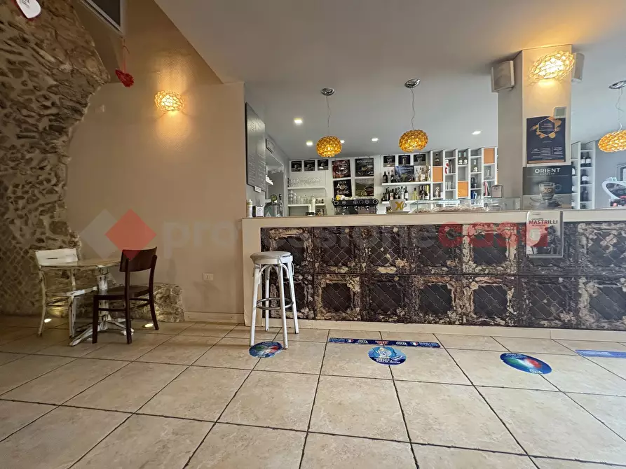 Immagine 31 di Negozio in vendita  in Piazza FONTANA VECCHIA, 8 a Terracina