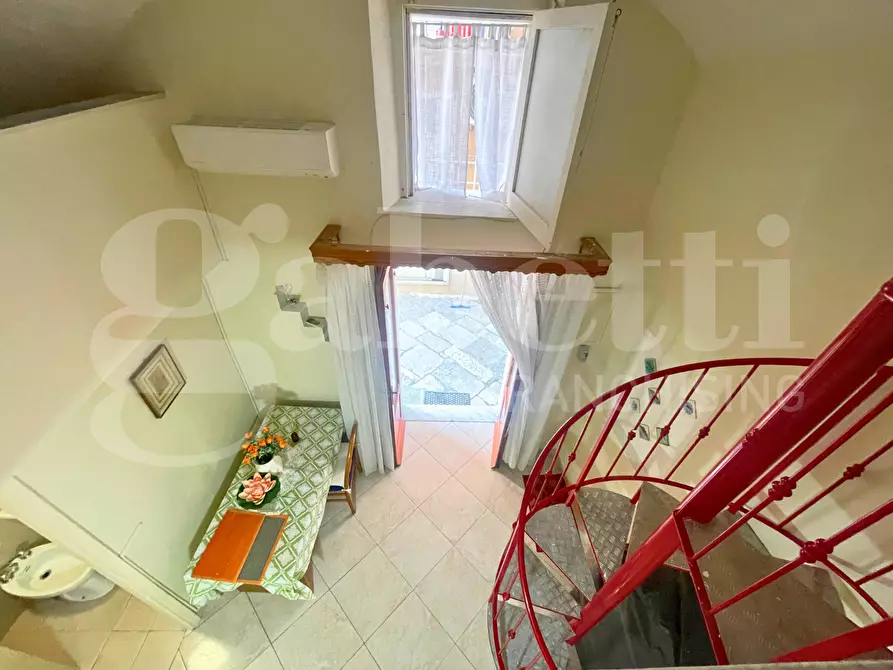 Immagine 3 di Appartamento in vendita  in Via Indipendenza, vico 13, 3 a Gaeta
