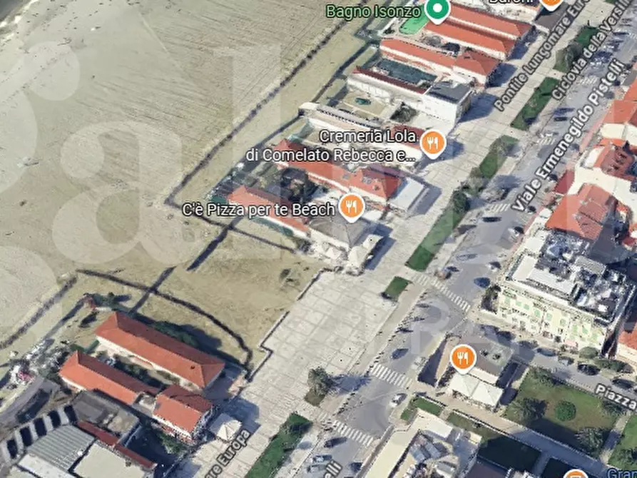 Immagine 1 di Palazzo in vendita  in Piazza Lemmetti a Camaiore