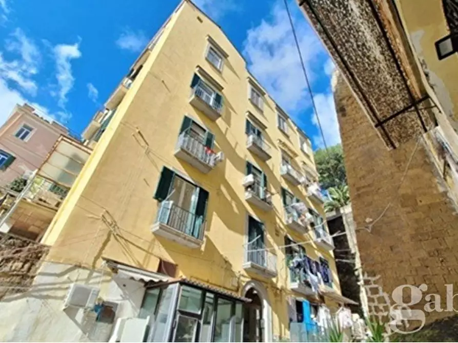 Immagine 7 di Palazzo in vendita  in Via Salita del Petraio a Napoli