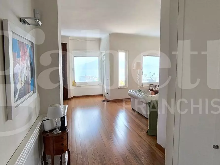 Immagine 2 di Appartamento in vendita  in Via Francesco Petrarca a Napoli