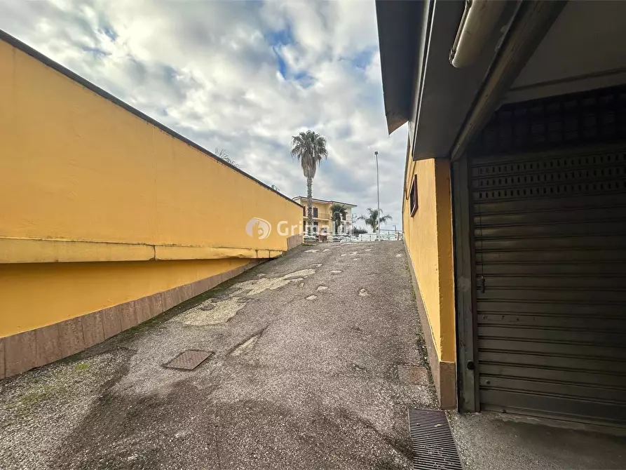 Immagine 3 di Box auto in vendita  in Via Gaetano Dublino, 4 a Acerra
