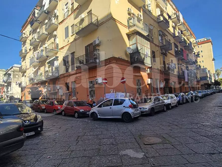 Immagine 2 di Appartamento in vendita  in Via Andrea Cantelmo a Napoli