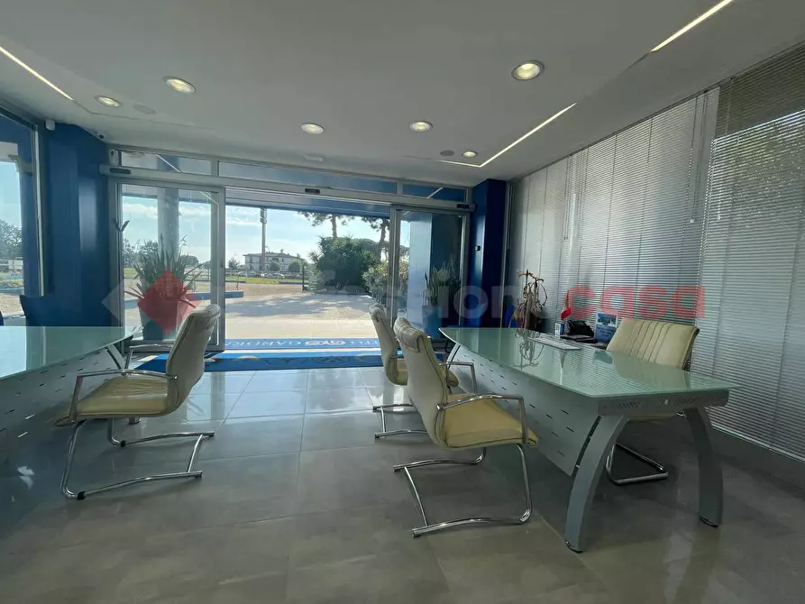 Immagine 6 di Negozio in affitto  in Via PONTINA, 148 a Terracina