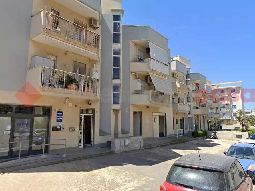 Immagine 2 di Ufficio in vendita  in Via ARIOSTO a Monopoli