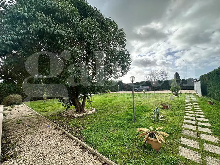 Immagine 4 di Villa in vendita  in Strada Valmontorio, 341 a Latina