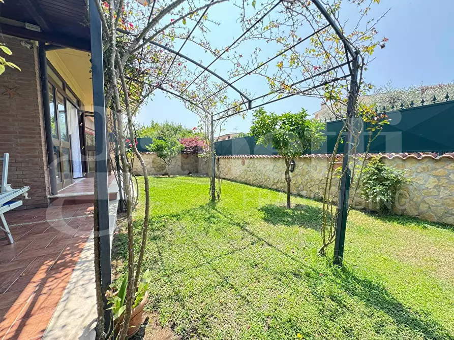 Immagine 8 di Villa in vendita  in Via poggibonsi, 5d a Pomezia