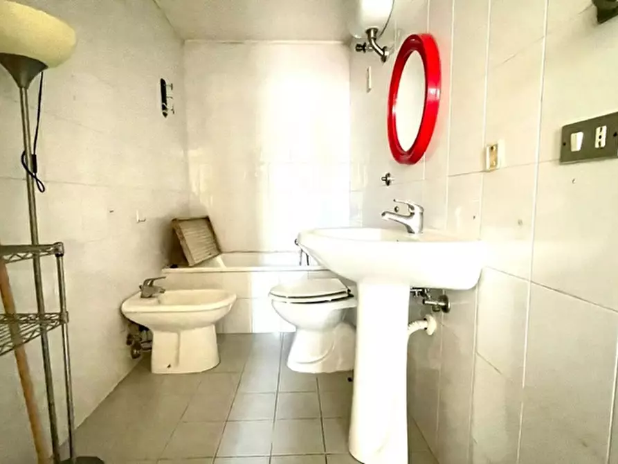 Immagine 9 di Appartamento in vendita  in Via Annibale de Gasperis a Napoli