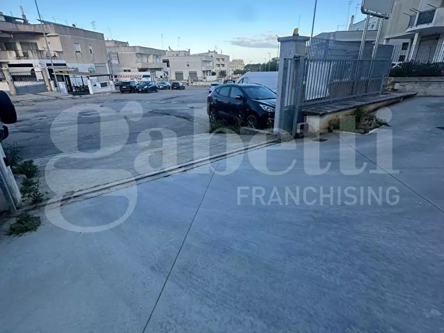 Immagine 11 di Capannone industriale in vendita  in Via Bari a Ostuni