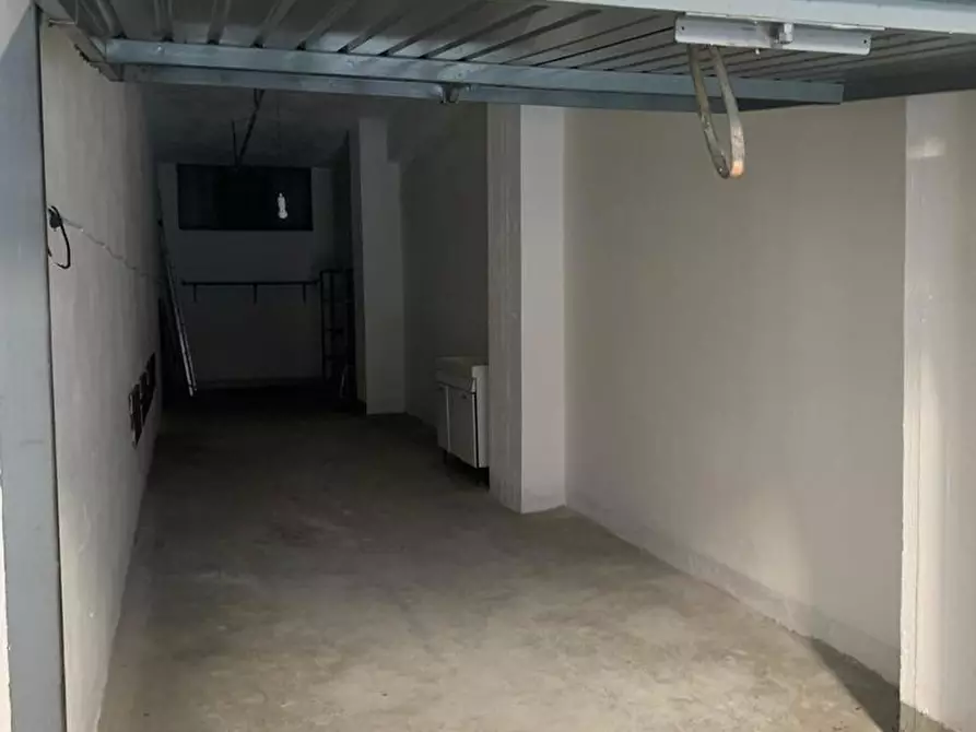 Immagine 1 di Box auto in vendita  in Viale Roma, 7 a Bologna