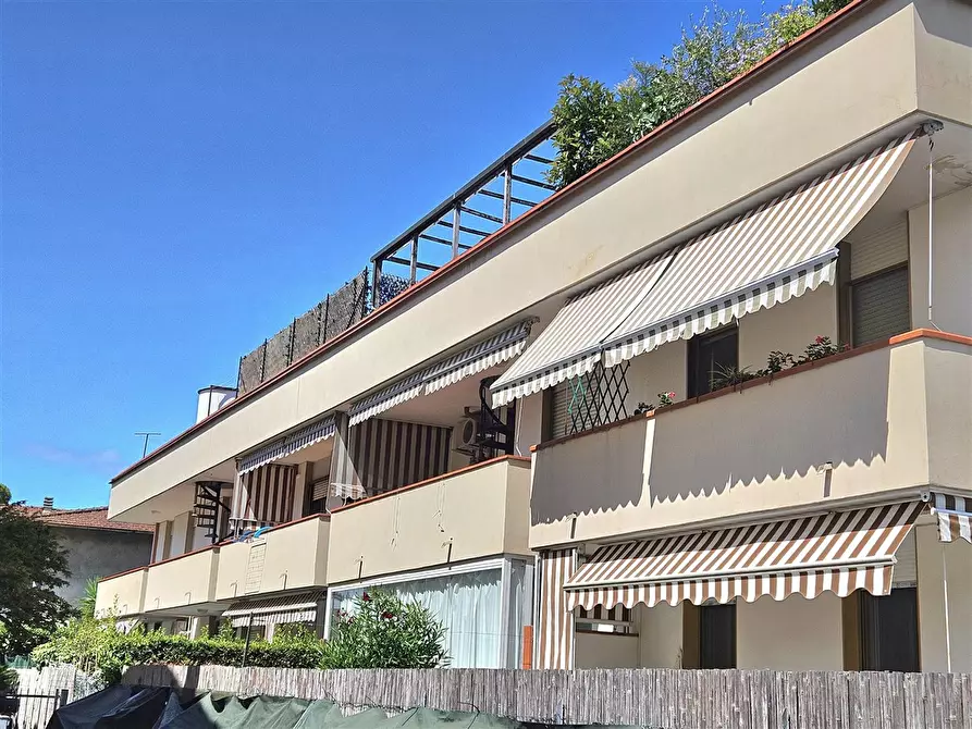 Immagine 1 di Appartamento in vendita  in Via DEL BALICO, 1 a Massa