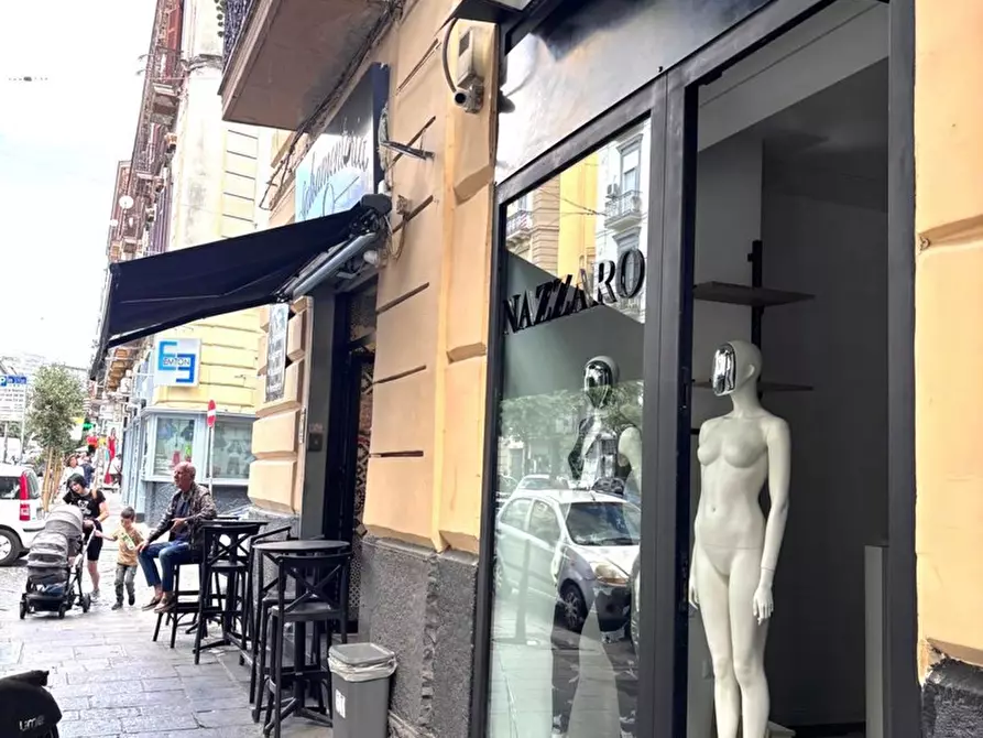 Immagine 3 di Negozio in affitto  in Corso G. Garibaldi a Napoli