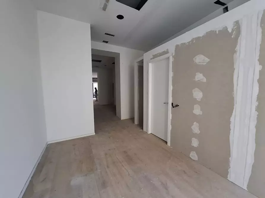 Immagine 9 di Negozio in affitto  in Corso Volsci, snc a Sora