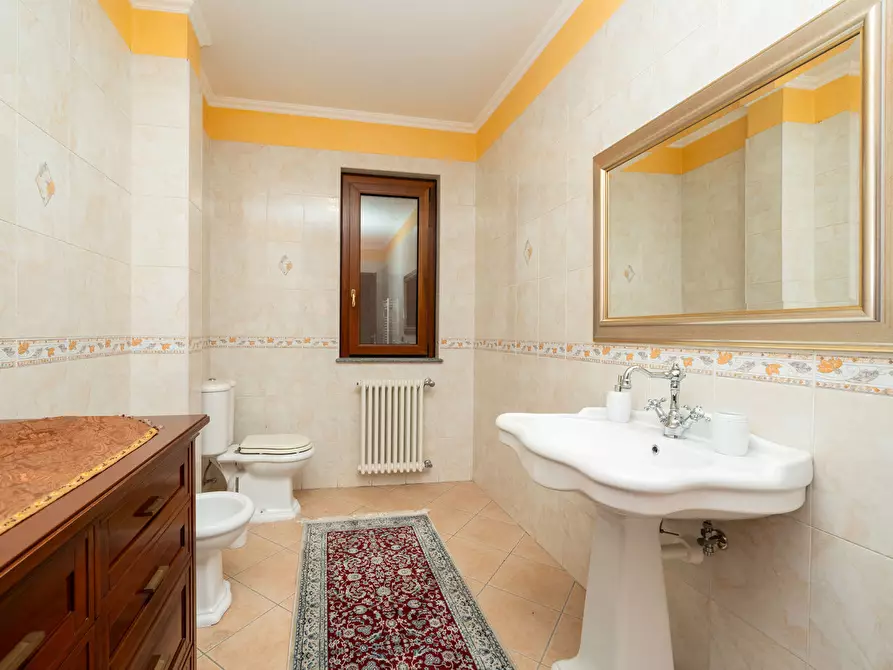 Immagine 25 di Villa in vendita  in Viale Veneto a Orbassano