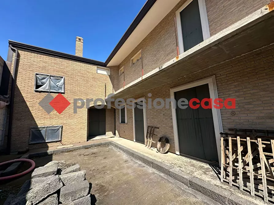 Immagine 2 di Palazzo in vendita  in Via II Retta Levante, 250 a Belpasso