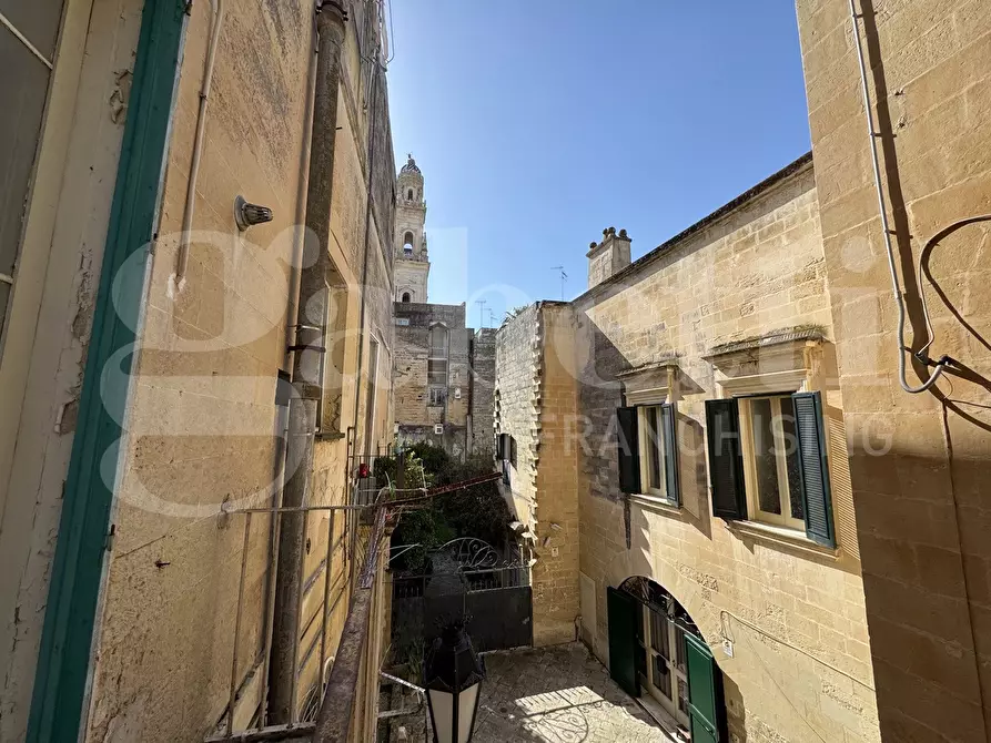 Immagine 38 di Appartamento in vendita  in Via Corte dei Guarini, 11 a Lecce