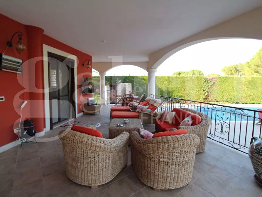 Immagine 6 di Villa in vendita  in Via Martiri di Palermo a Trani