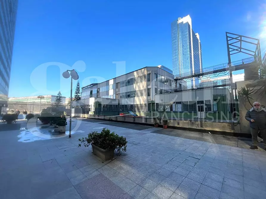 Immagine 13 di Ufficio in vendita  in Via Giovanni Porzio a Napoli