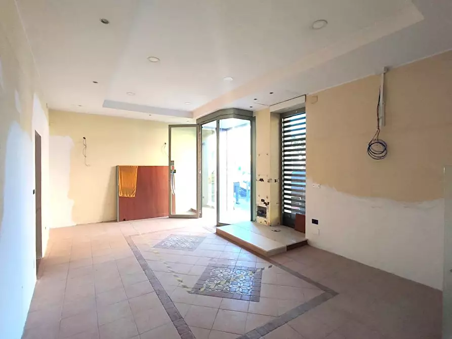 Immagine 3 di Negozio in vendita  in Piazza NICOLA TONDI a San Severo
