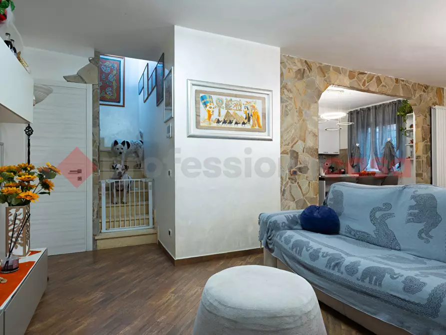 Immagine 9 di Casa quadrifamiliare in vendita  in Via Monteprandrone a Roma
