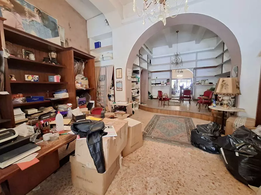 Immagine 4 di Negozio in vendita  in Corso Volsci, 151 a Sora