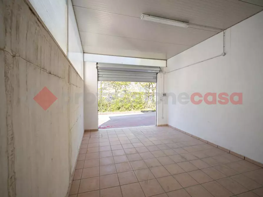 Immagine 7 di Negozio in vendita  in Via Casilina 62, 138 a Anagni