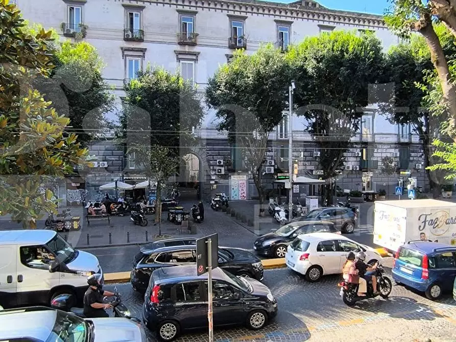 Immagine 26 di Negozio in vendita  in Via Foria a Napoli