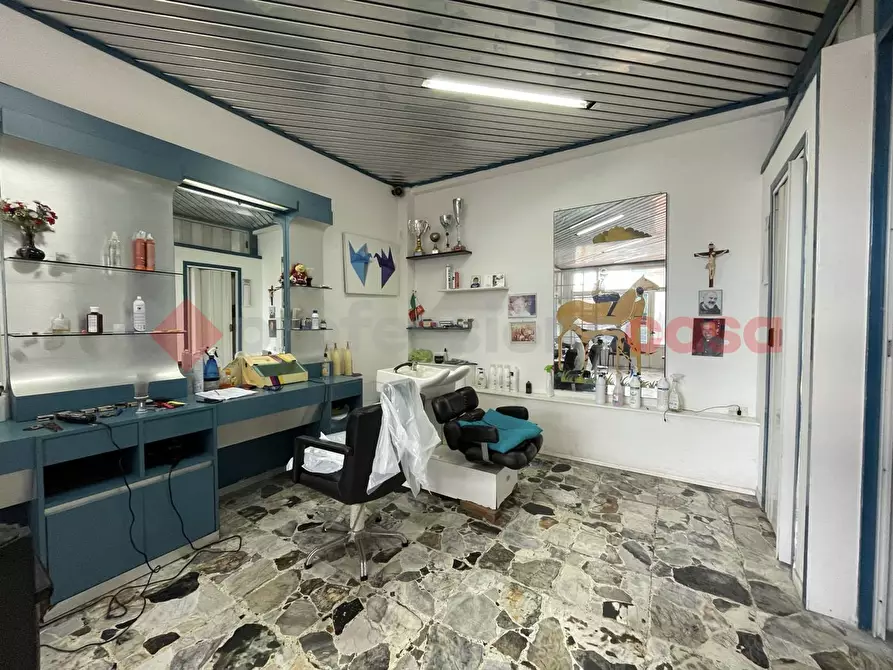 Immagine 10 di Negozio in vendita  in Via DEL PIEGARELLO, 74 a Terracina