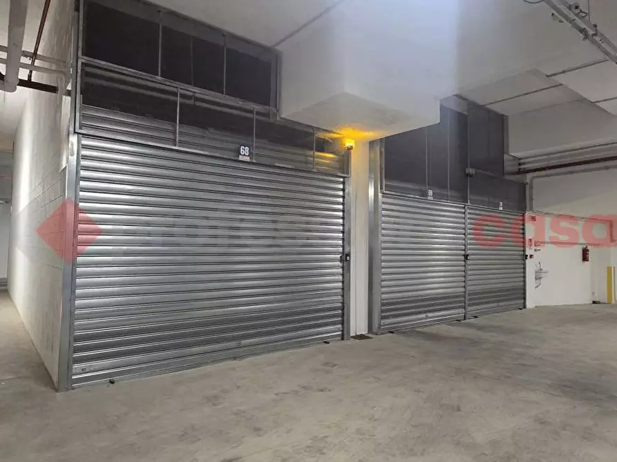 Immagine 1 di Box auto in vendita  in Via Cherso, 26 a Roma