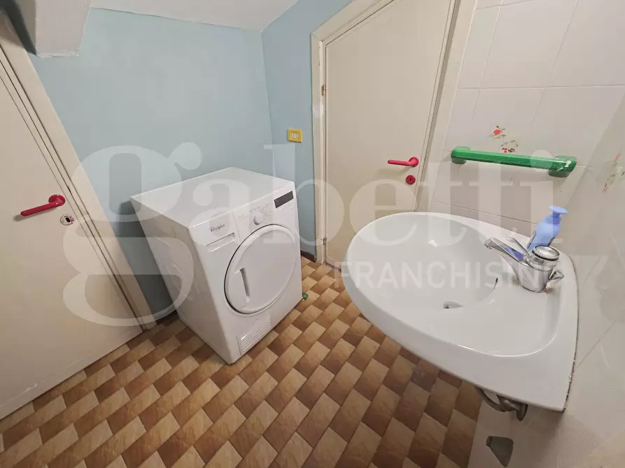 Immagine 27 di Appartamento in vendita  in Via Francesco Petrarca, 5 a Torgiano